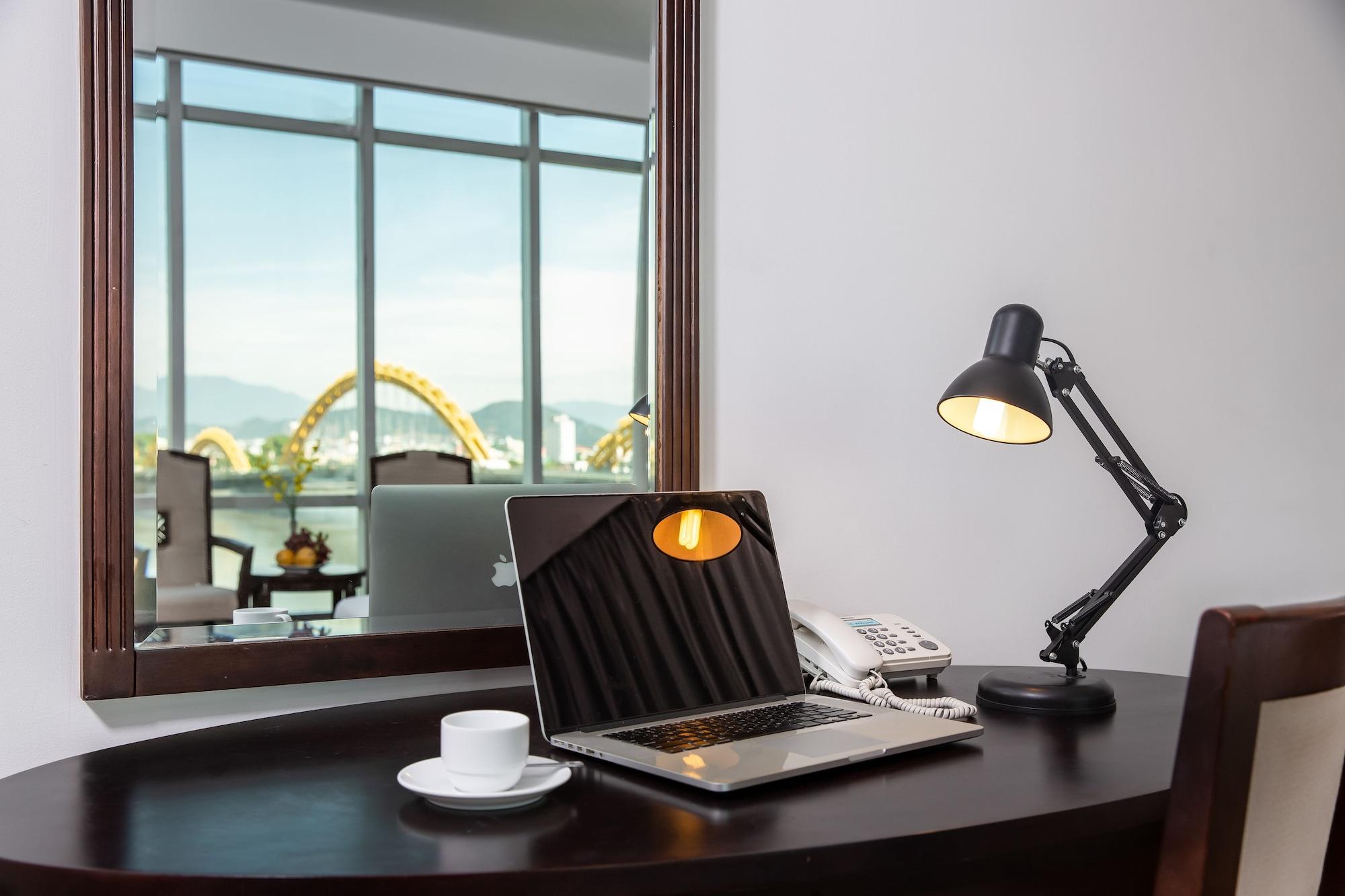 Da Nang Riverside Hotel Kültér fotó