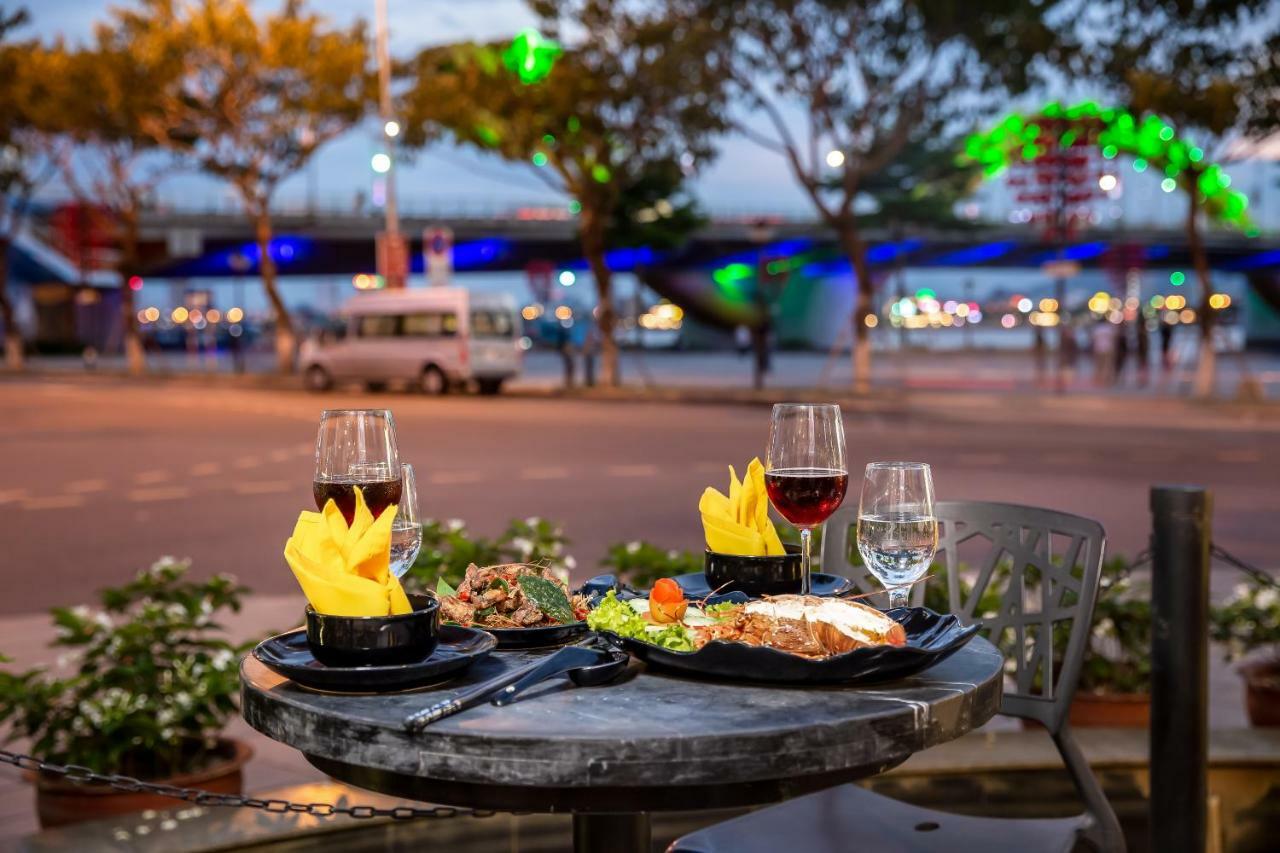 Da Nang Riverside Hotel Kültér fotó